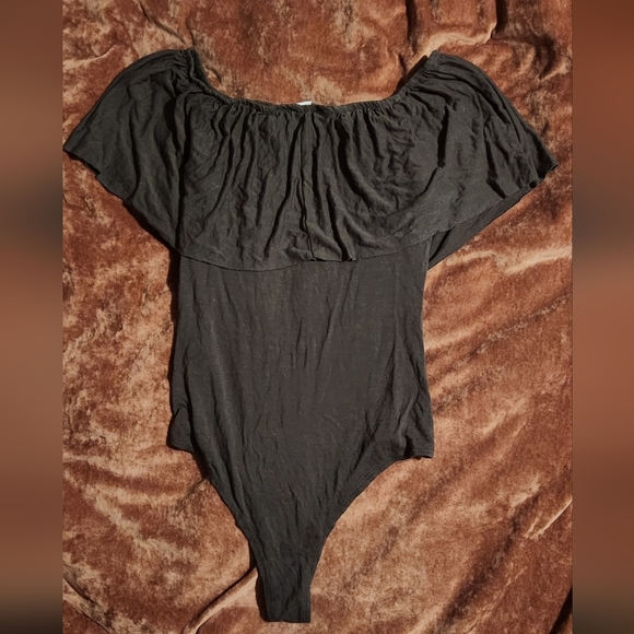 Fashion Nova Small Off Shoulder Green Boho Bodysuit - Picture 5 of 7